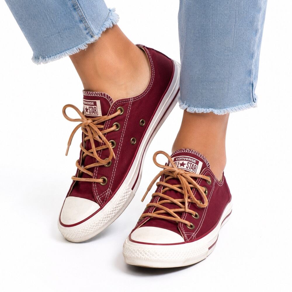 Converse Chuck Taylor All Star Burgundy Canvas Low Top Sneakers Womens Size 6 US